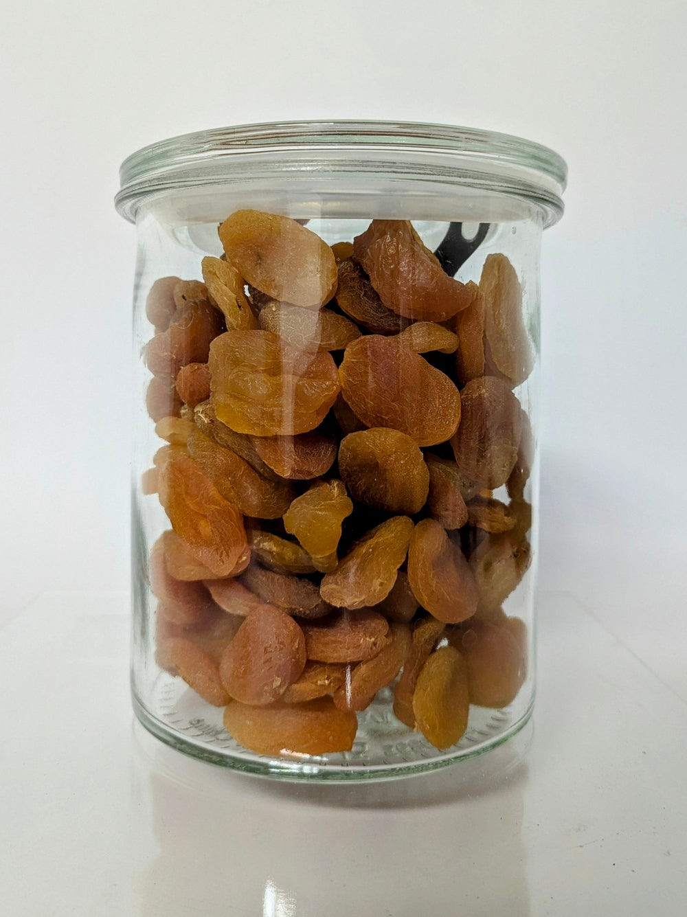 Dehydrated apricots